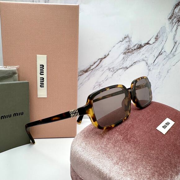 New MIU MIU Sunglasses Brown Square Tortoise Rectangular Gold Logo Authentic - Picture 1 of 16